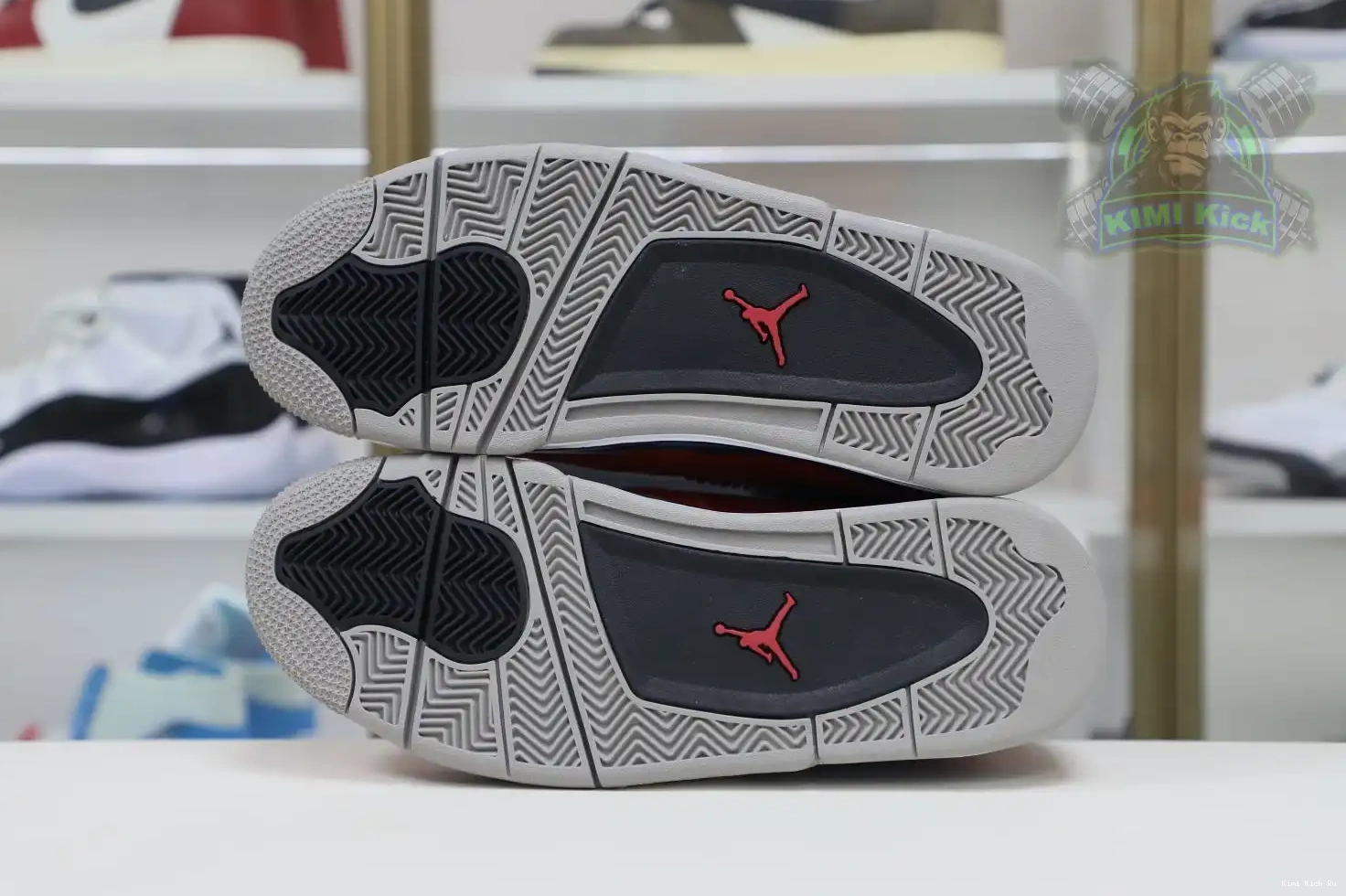 Jordan RetroToro Air Kimikick Jordan4 Bravo 0405